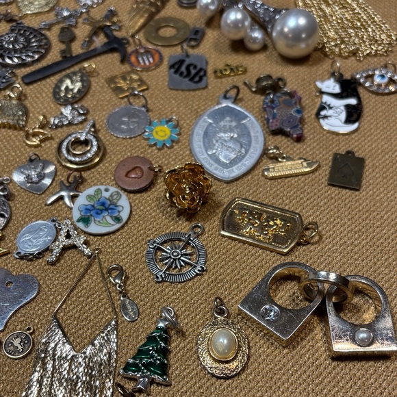 Huge bundle of pendants & charms - Picture 7 of 17